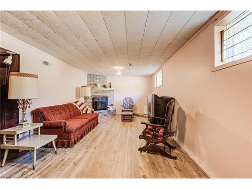 114 Fourth Avenue, Cambridge, ON - Indoor With Fireplace