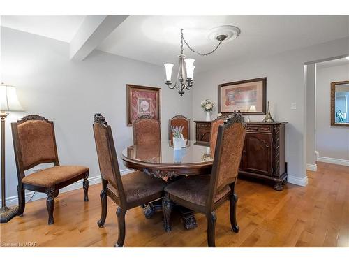 10-28 Underhill Crescent, Kitchener, ON - Indoor Photo Showing Dining Room