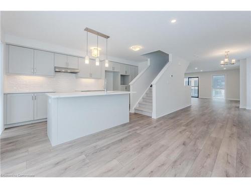 I075-13 Urbane Boulevard, Kitchener, ON - Indoor Photo Showing Kitchen