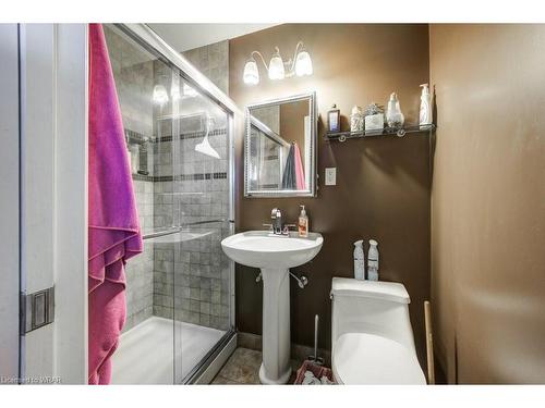 5 Eleanor Court, Tillsonburg, ON - Indoor Photo Showing Bathroom