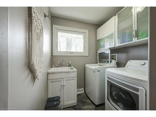 5 Eleanor Court, Tillsonburg, ON - Indoor Photo Showing Laundry Room
