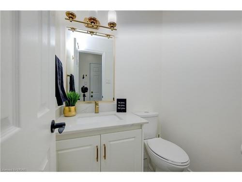 633 Cardiff Street, Waterloo, ON - Indoor Photo Showing Bathroom