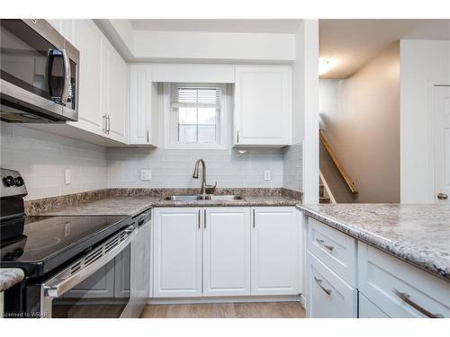 8D-388 Old Huron Road, Kitchener, ON - Indoor Photo Showing Kitchen With Double Sink