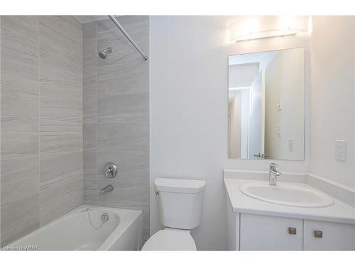E13-20 Palace Street, Kitchener, ON - Indoor Photo Showing Bathroom
