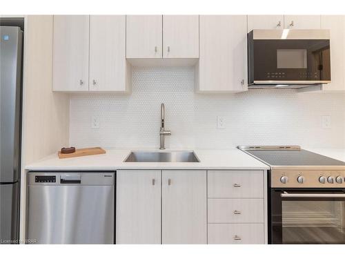 310-5 Wellington Street S, Kitchener, ON - Indoor Photo Showing Kitchen With Upgraded Kitchen