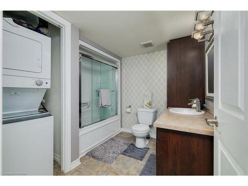 305-1390 Main Street E, Milton, ON - Indoor Photo Showing Bathroom