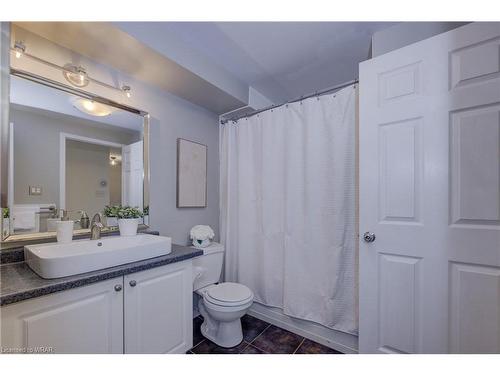 9A-45 Cedarhill Crescent, Kitchener, ON - Indoor Photo Showing Bathroom