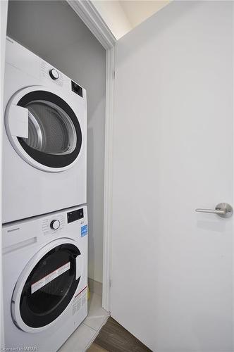 810-15 Wellington Street S, Kitchener, ON - Indoor Photo Showing Laundry Room