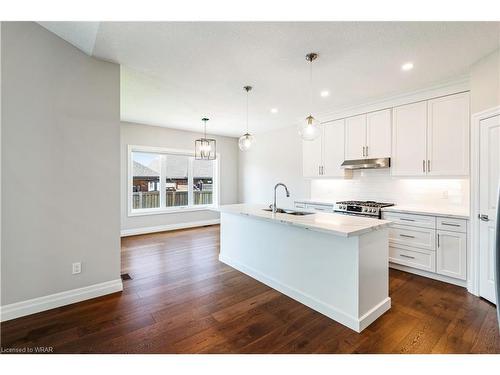 23 Carriage Crossing Crossing, Drayton, ON - Indoor Photo Showing Kitchen With Upgraded Kitchen