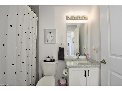 317-450 Dundas Street, Waterdown, ON - Indoor Photo Showing Bathroom