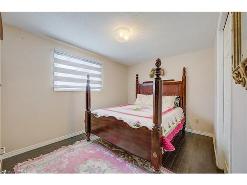 135 Sunrise Place, Kitchener, ON - Indoor Photo Showing Bedroom