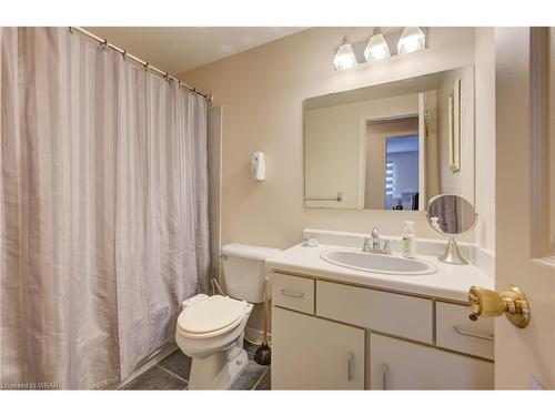 135 Sunrise Place, Kitchener, ON - Indoor Photo Showing Bathroom