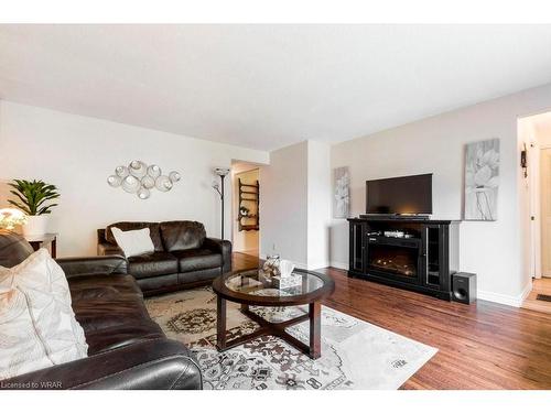 22 Braemar Road, Cambridge, ON - Indoor Photo Showing Living Room With Fireplace