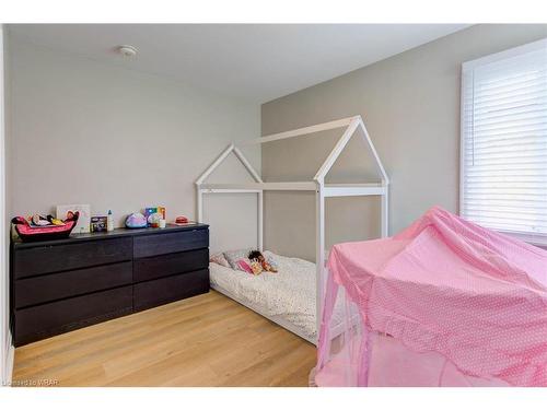 1030 Queens Boulevard, Kitchener, ON - Indoor Photo Showing Bedroom