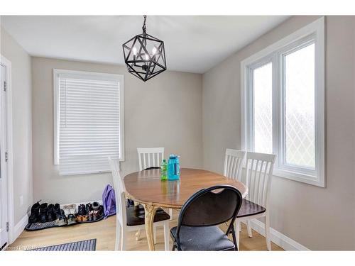 1030 Queens Boulevard, Kitchener, ON - Indoor Photo Showing Dining Room