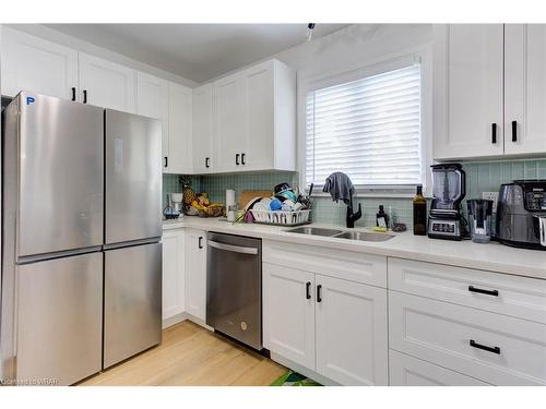 1030 Queens Boulevard, Kitchener, ON - Indoor Photo Showing Kitchen With Stainless Steel Kitchen With Double Sink