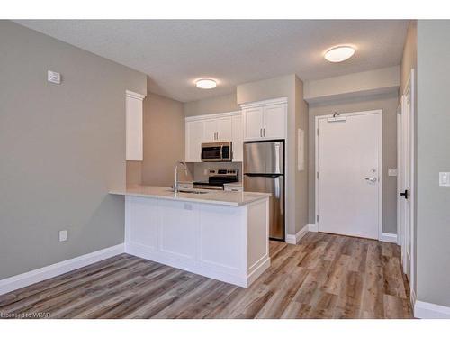 1-33 Murray Court, Milverton, ON - Indoor Photo Showing Kitchen