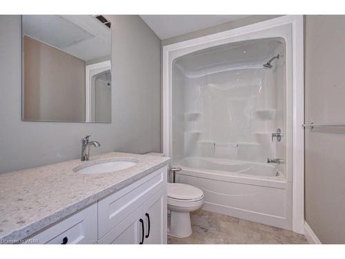 1-33 Murray Court, Milverton, ON - Indoor Photo Showing Bathroom