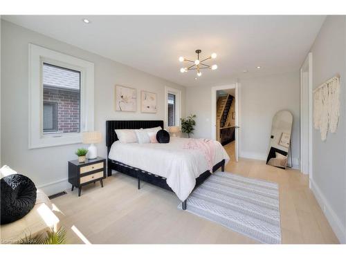 19 Avondale Avenue S, Waterloo, ON - Indoor Photo Showing Bedroom