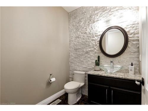 1548 Roseville Road, Roseville, ON - Indoor Photo Showing Bathroom
