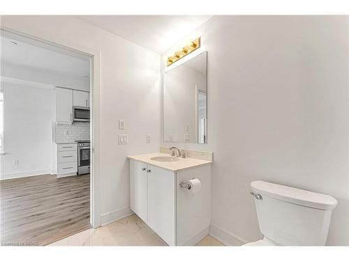 602-243 Northfield Drive E, Waterloo, ON - Indoor Photo Showing Bathroom