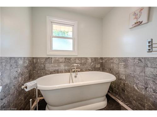 137 Wedgewood Drive, Kitchener, ON - Indoor Photo Showing Bathroom