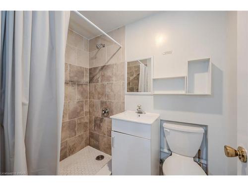 137 Wedgewood Drive, Kitchener, ON - Indoor Photo Showing Bathroom