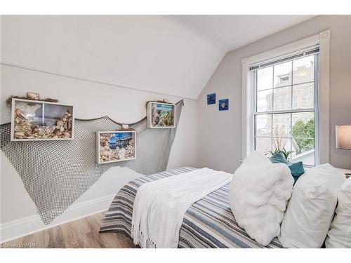 34 Euclid Avenue, Waterloo, ON - Indoor Photo Showing Bedroom