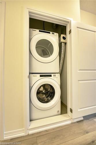 58-261 Woodbine Avenue, Kitchener, ON - Indoor Photo Showing Laundry Room
