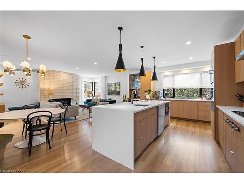 66 Metcalfe Street, Guelph, ON - Indoor Photo Showing Kitchen