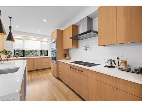 66 Metcalfe Street, Guelph, ON - Indoor Photo Showing Kitchen