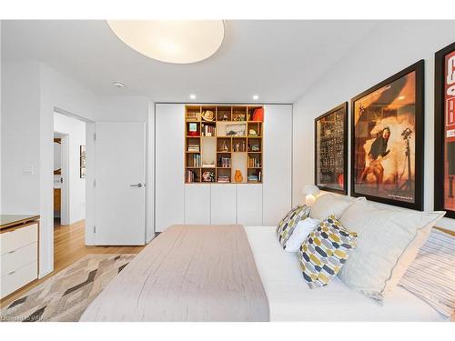 66 Metcalfe Street, Guelph, ON - Indoor Photo Showing Bedroom