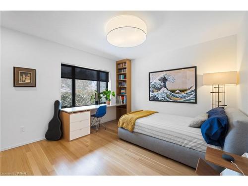 66 Metcalfe Street, Guelph, ON - Indoor Photo Showing Bedroom