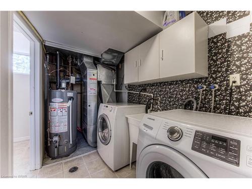 213 Northlake Drive, Waterloo, ON - Indoor Photo Showing Laundry Room