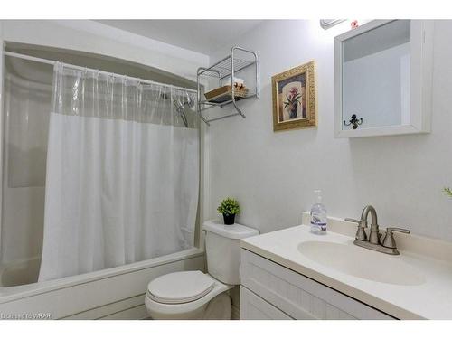 26-3085 Kingsway Drive, Kitchener, ON - Indoor Photo Showing Bathroom