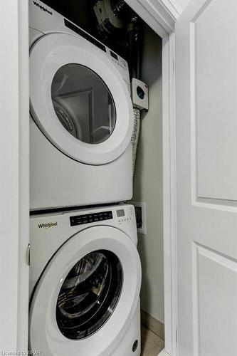 22-261 Woodbine Avenue, Kitchener, ON - Indoor Photo Showing Laundry Room