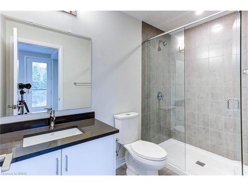 22-261 Woodbine Avenue, Kitchener, ON - Indoor Photo Showing Bathroom