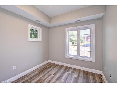 2-33 Murray Court, Milverton, ON - Indoor Photo Showing Other Room