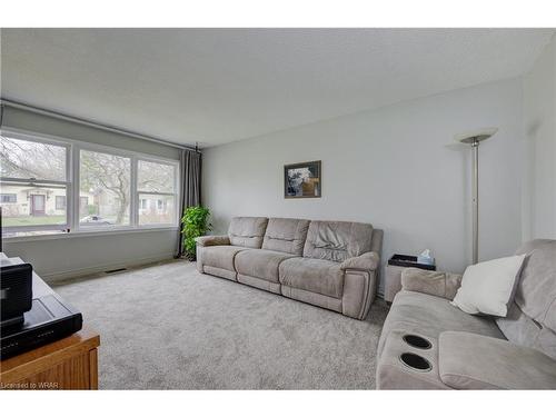 53 Belcourt Crescent, Guelph, ON - Indoor Photo Showing Living Room