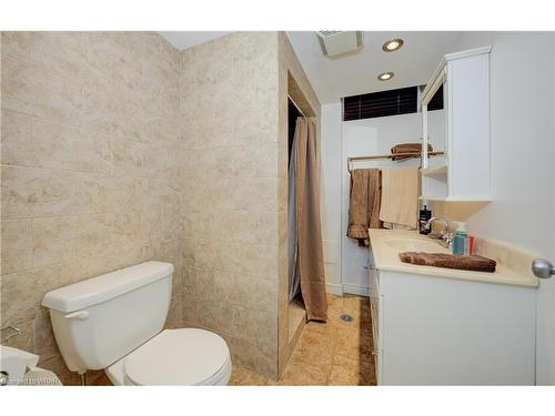 53 Belcourt Crescent, Guelph, ON - Indoor Photo Showing Bathroom