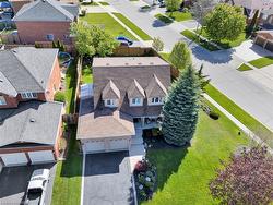 4 Canning Crescent  Cambridge, ON N1T 1X2