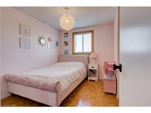 456 Red River Drive, Waterloo, ON - Indoor Photo Showing Bedroom