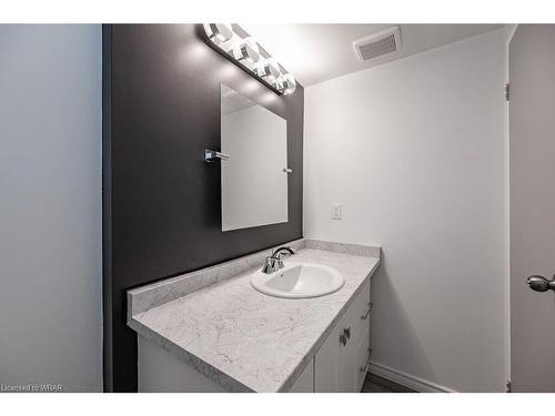 251-40 Tannery Street E, Cambridge, ON - Indoor Photo Showing Bathroom