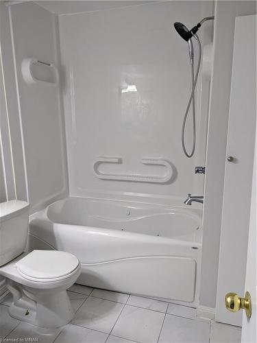 B-685 Windflower Crescent, Kitchener, ON - Indoor Photo Showing Bathroom