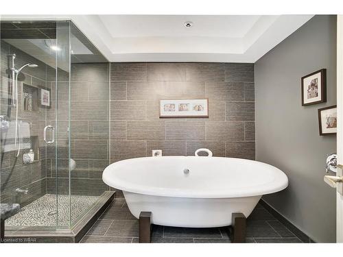 36 Hillcrest Lane, Kitchener, ON - Indoor Photo Showing Bathroom