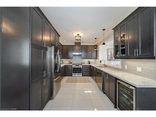 140 Robertson Road, Ancaster, ON - Indoor Photo Showing Kitchen With Upgraded Kitchen