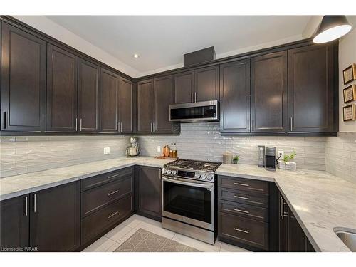 140 Robertson Road, Ancaster, ON - Indoor Photo Showing Kitchen With Upgraded Kitchen