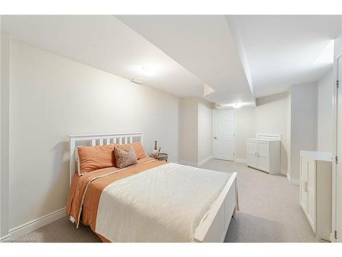 140 Robertson Road, Ancaster, ON - Indoor Photo Showing Bedroom