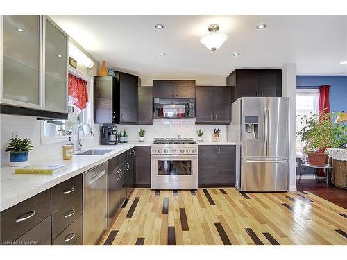 102 Tait Street, Cambridge, ON - Indoor Photo Showing Kitchen With Upgraded Kitchen