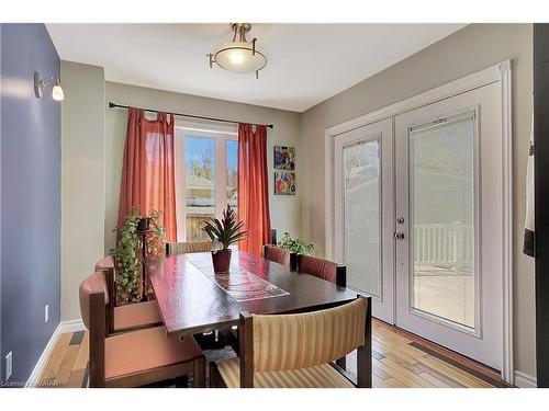 102 Tait Street, Cambridge, ON - Indoor Photo Showing Dining Room